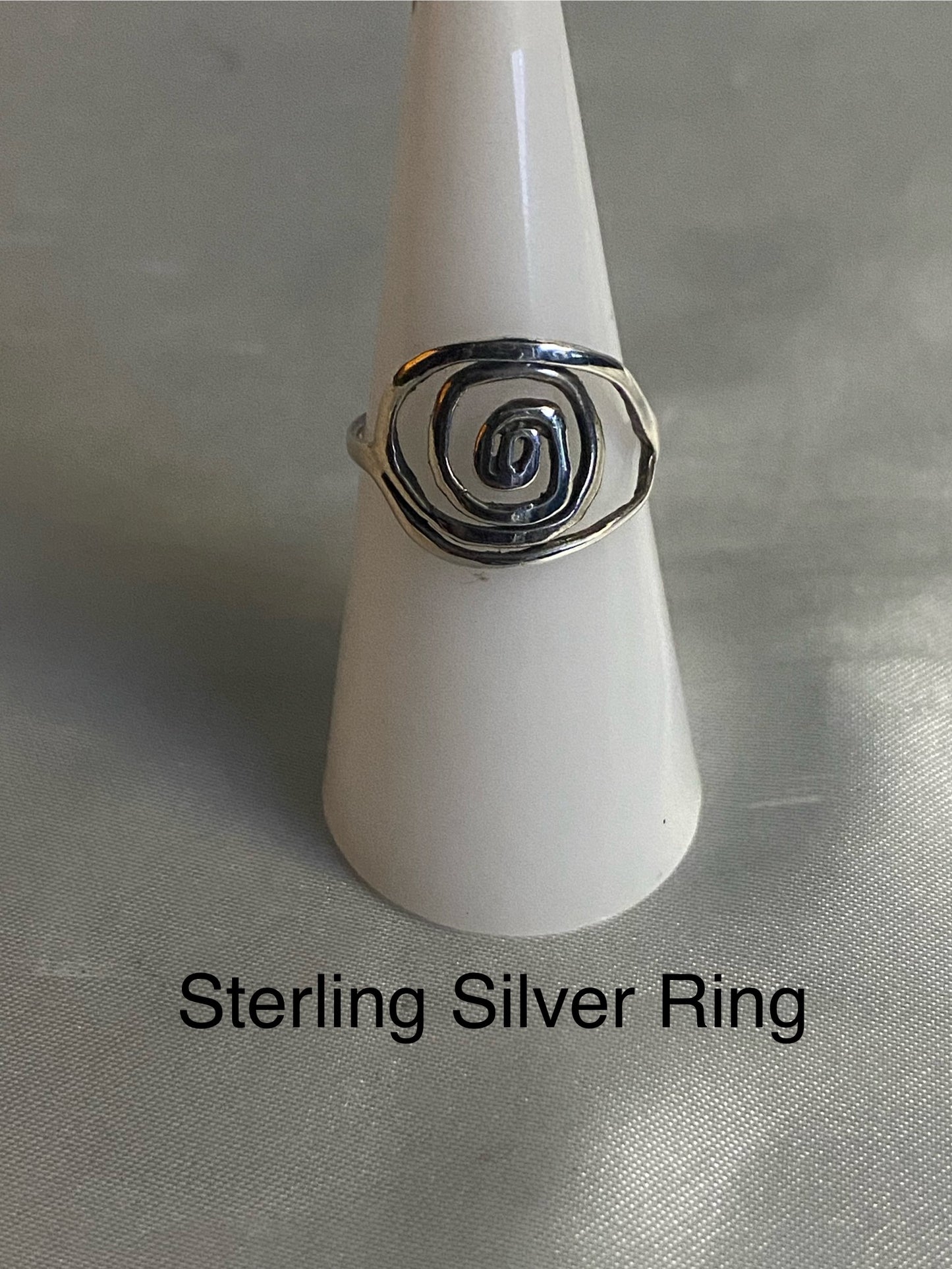STERLING SILVER RING - SIZE 7