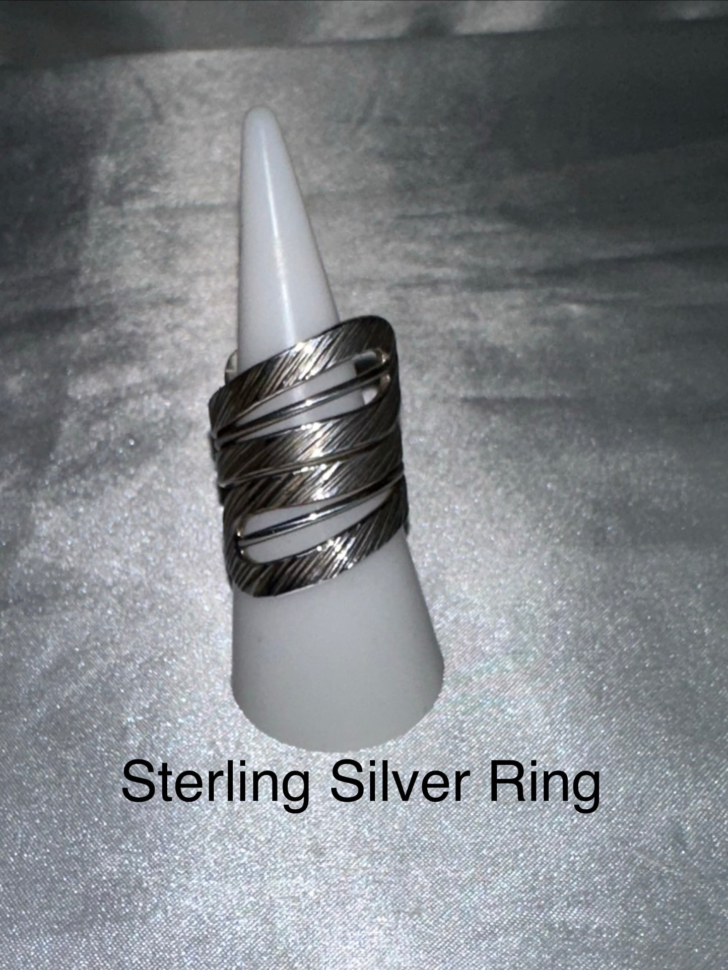 STERLING SILVER RING -SIZE 8