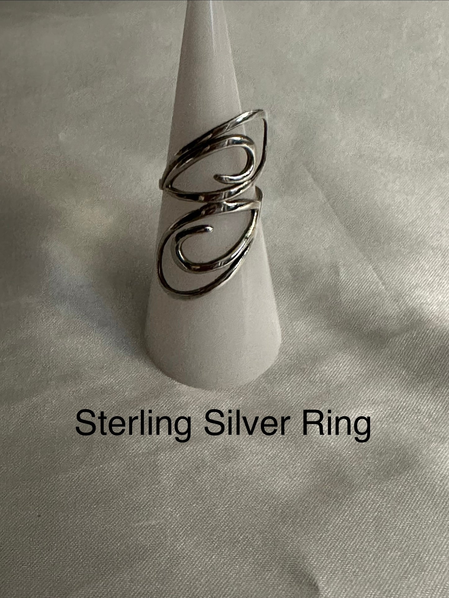 STERLING SILVER RING - SIZE 5.5