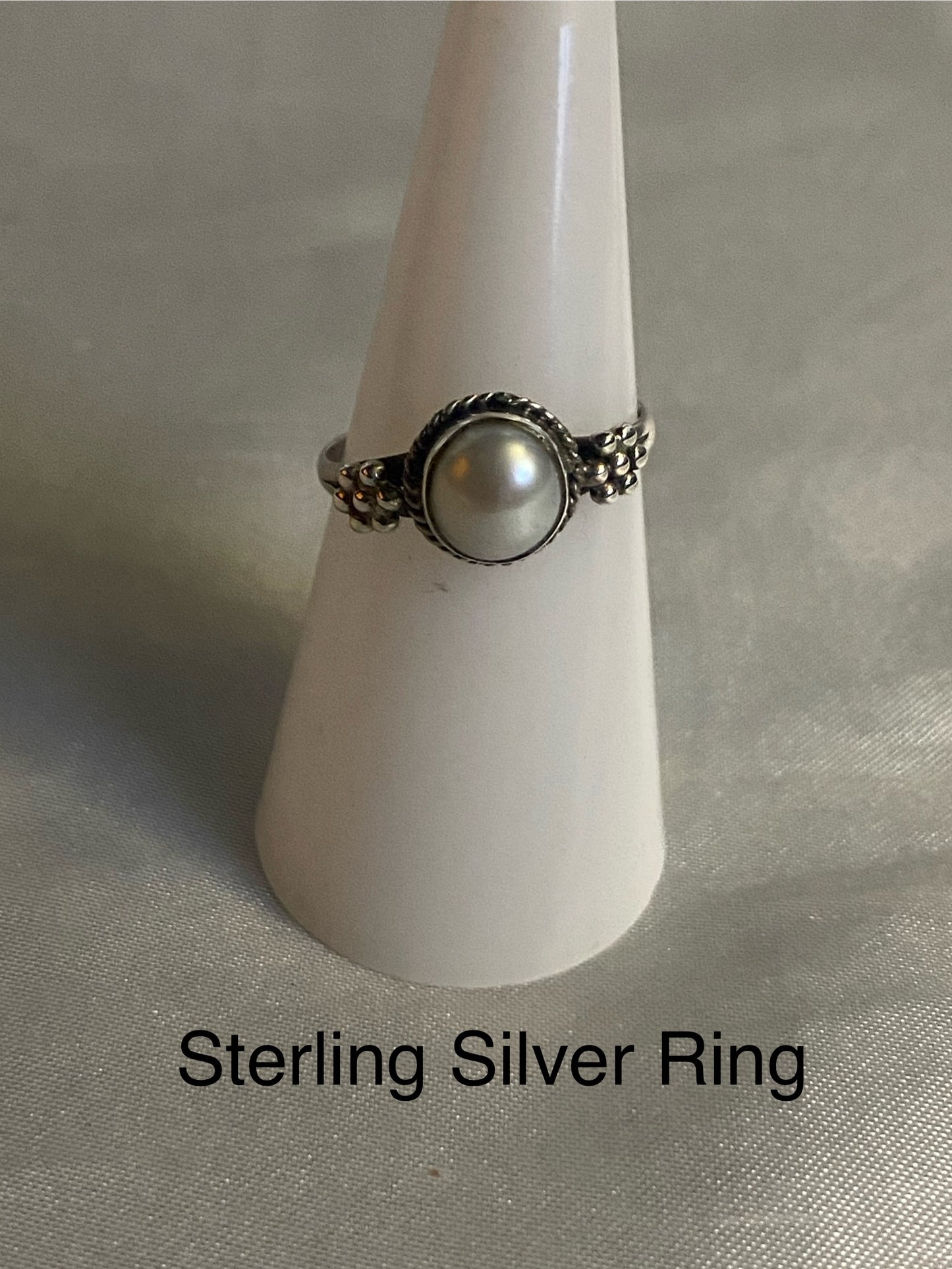 STERLING SILVER RING - SIZE 7