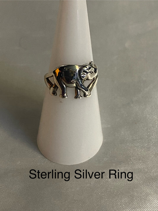 STERLING SILVER RING - SIZE 7