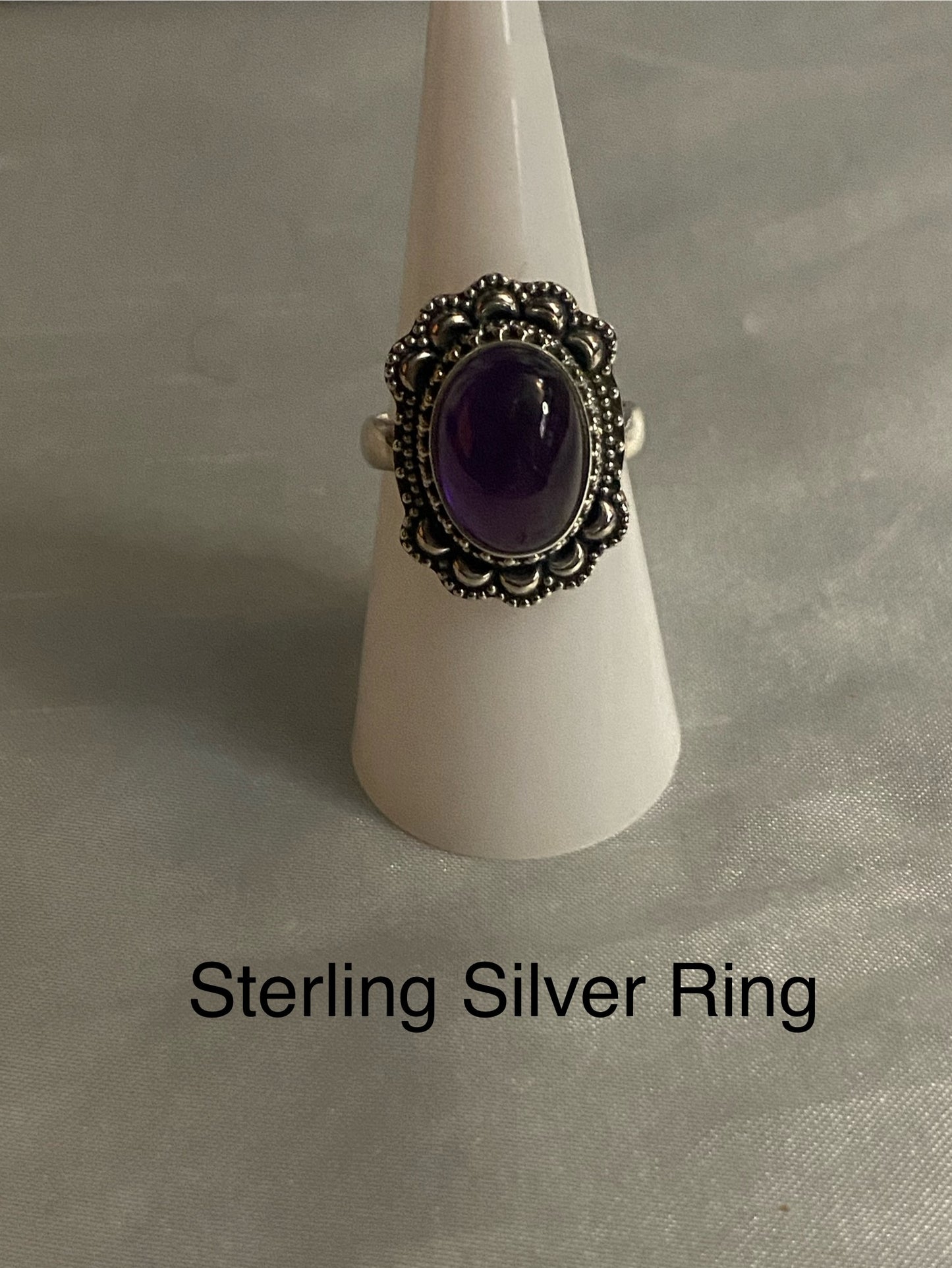 STERLING SILVER RING - SIZE 7.5