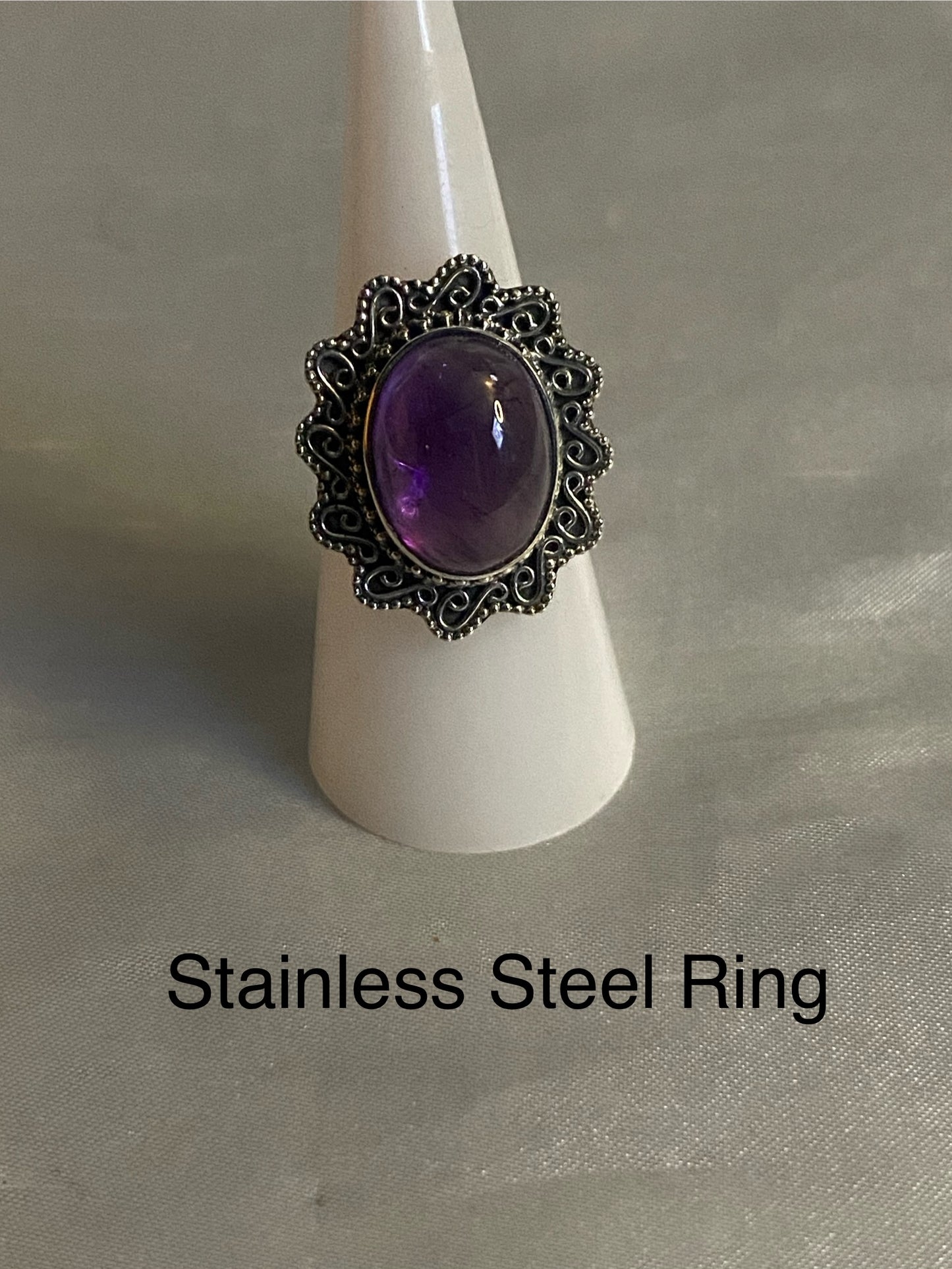 STERLING SILVER RING - SIZE 7.5