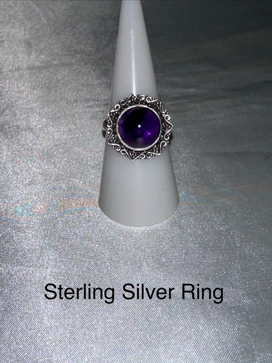 STERLING SILVER RING -SIZE 8