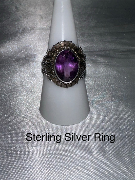 STERLING SILVER RING -SIZE 8