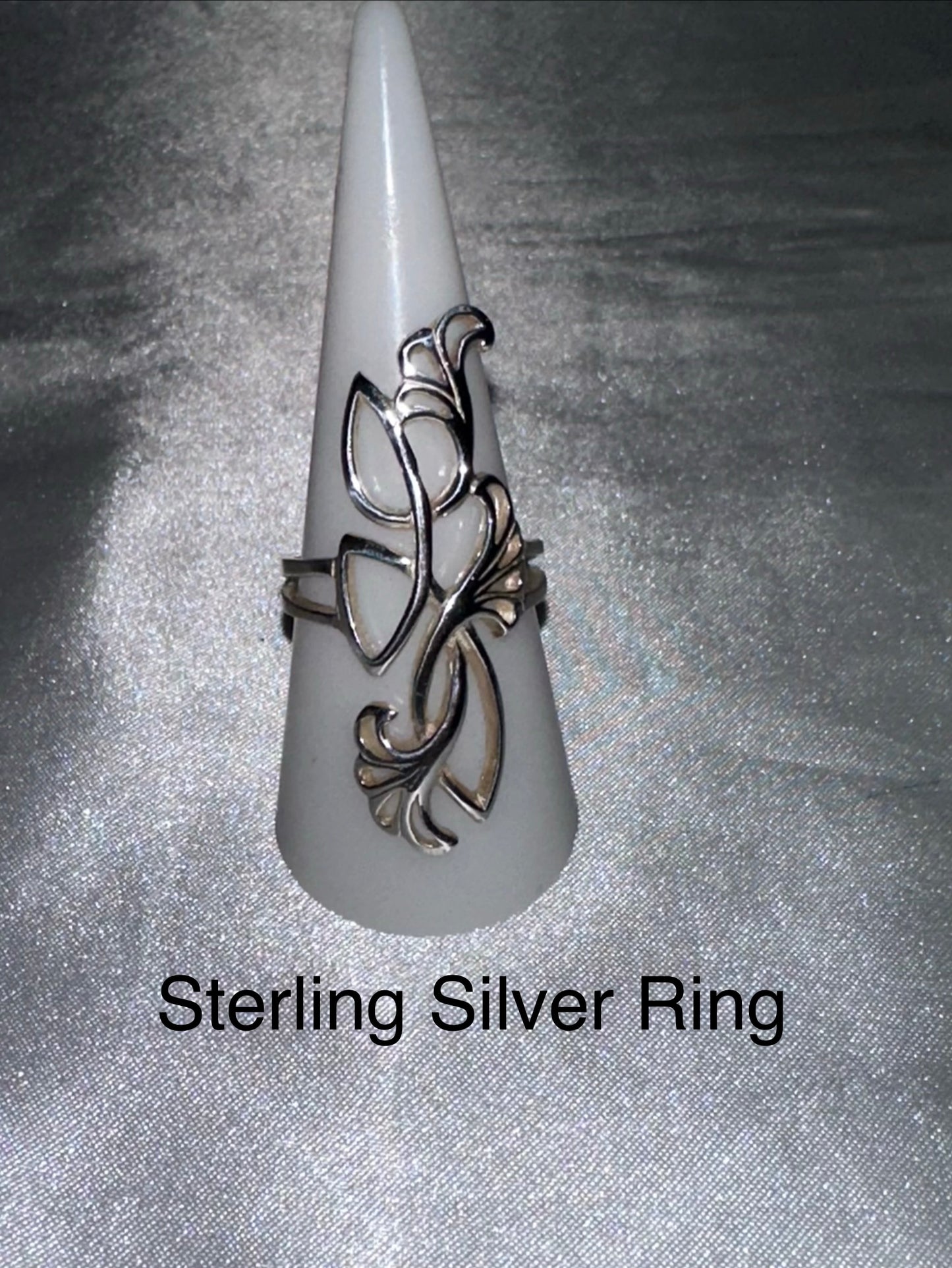 STERLING SILVER RING -SIZE 8.5