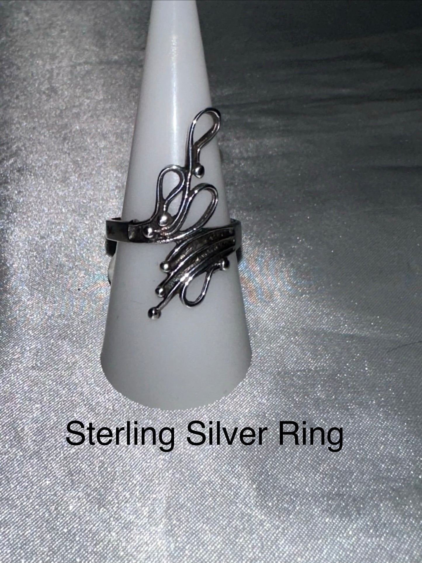 STERLING SILVER RING -SIZE 8.5
