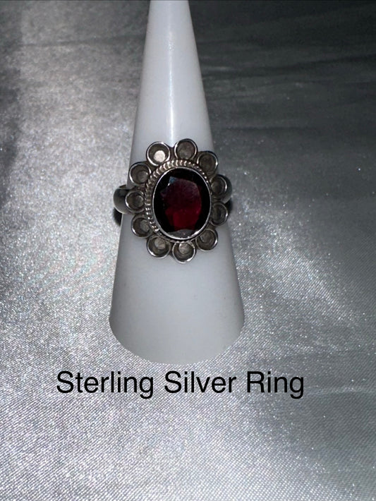 STERLING SILVER RING -SIZE 8