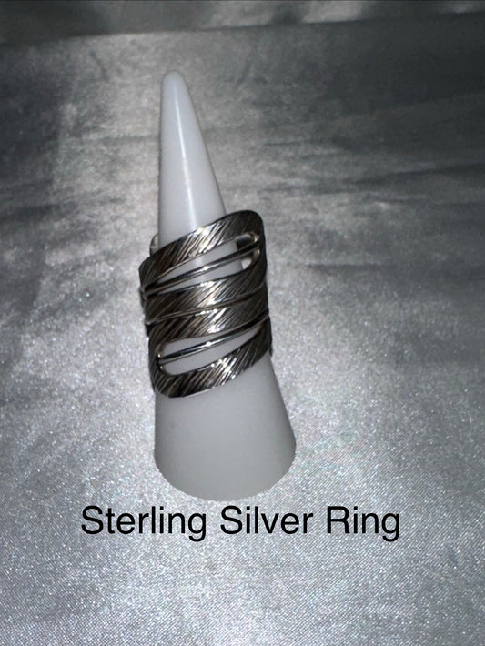 STERLING SILVER RING -SIZE 8