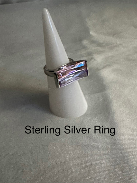 STERLING SILVER RING - SIZE 6