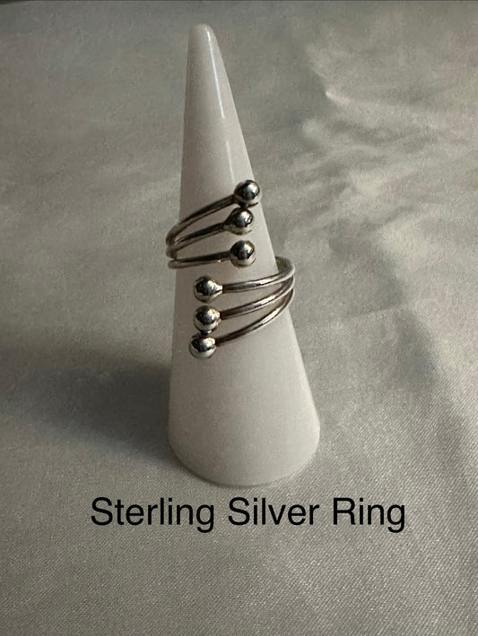 STERLING SILVER RING - SIZE 6.5