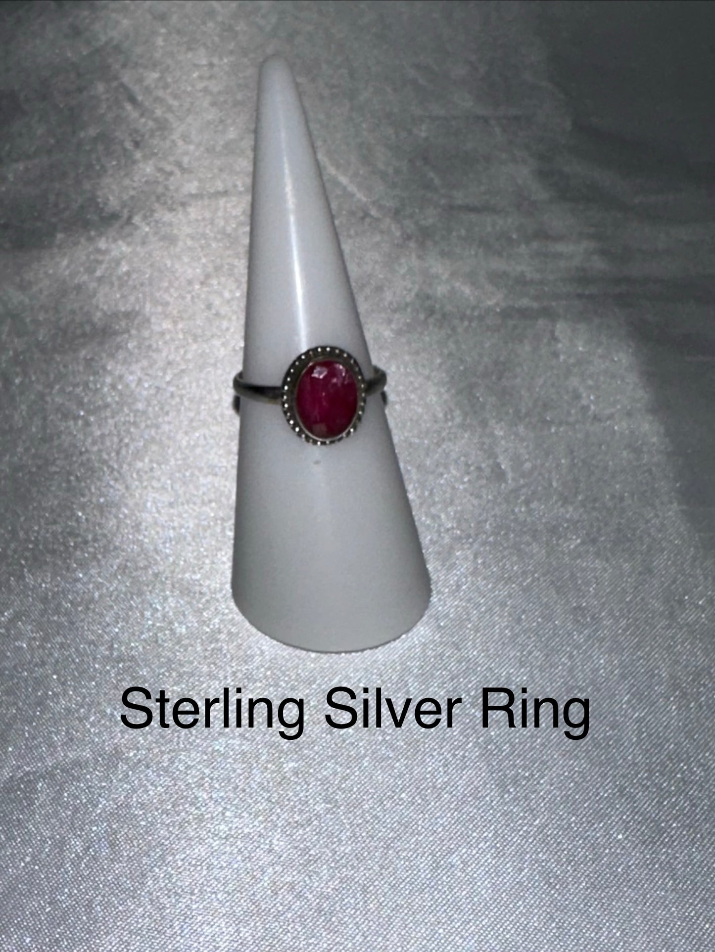 STERLING SILVER RING - SIZE 6