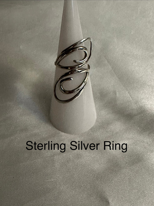 STERLING SILVER RING - SIZE 5.5