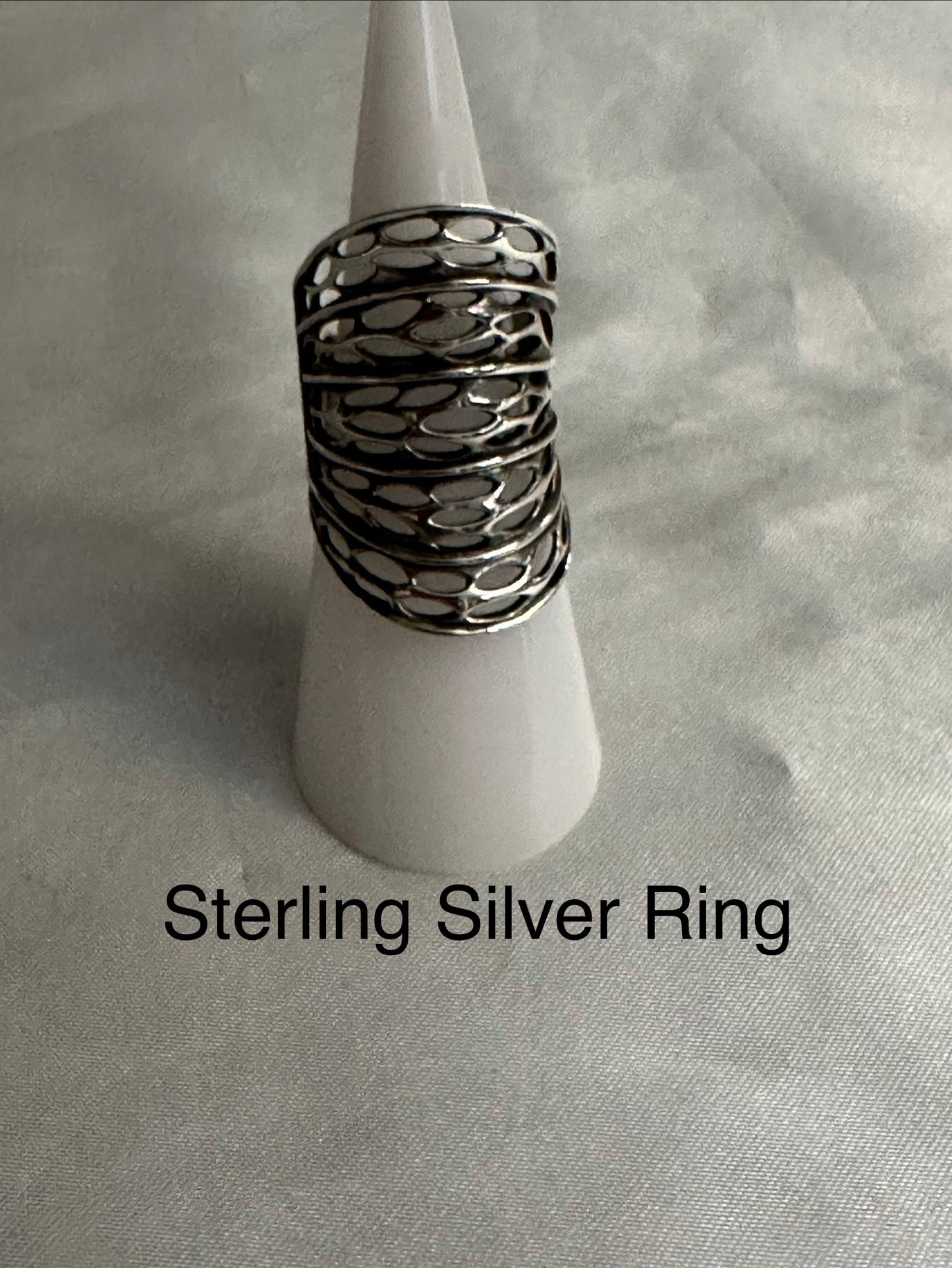 STERLING SILVER RING - SIZE 5.5