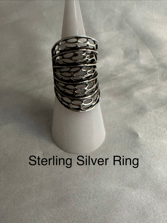STERLING SILVER RING - SIZE 5.5