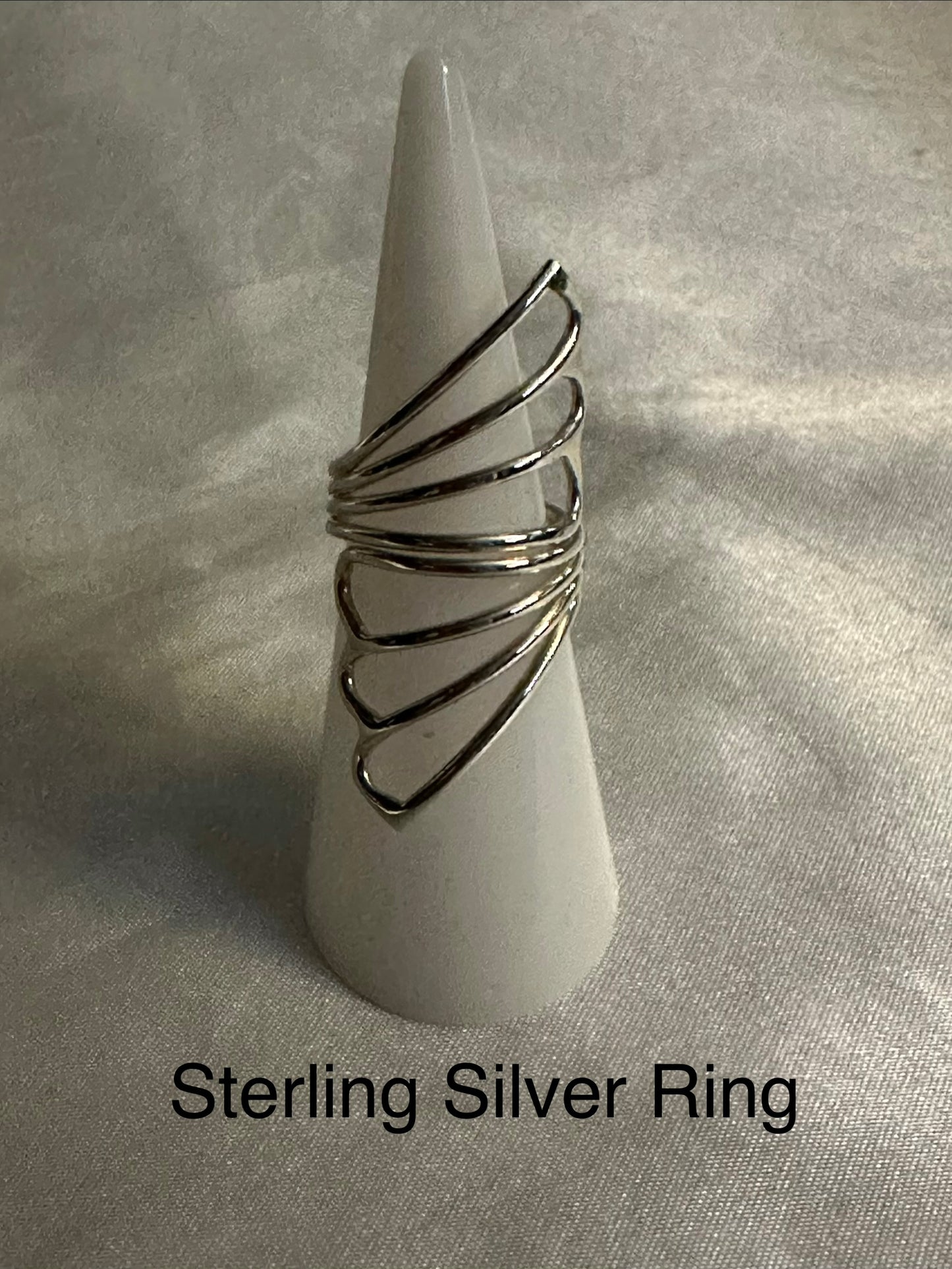 STERLING SILVER RING - SIZE 5.5