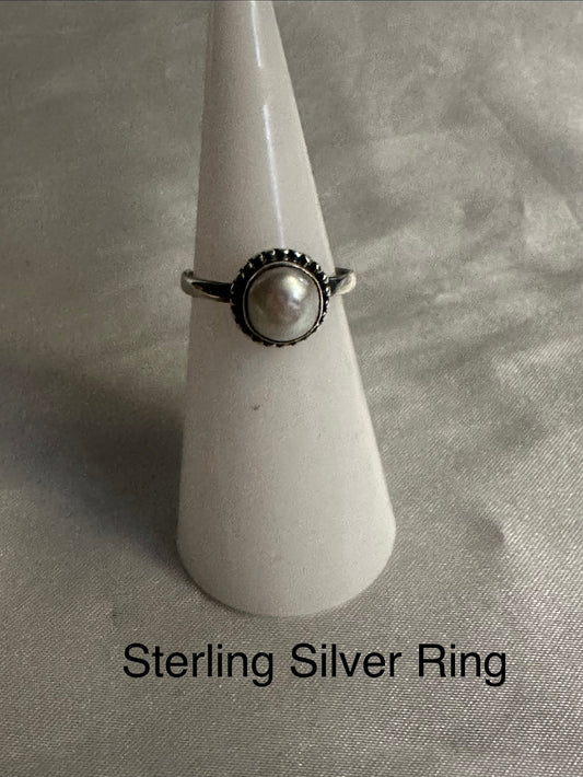 STERLING SILVER RING - SIZE 5