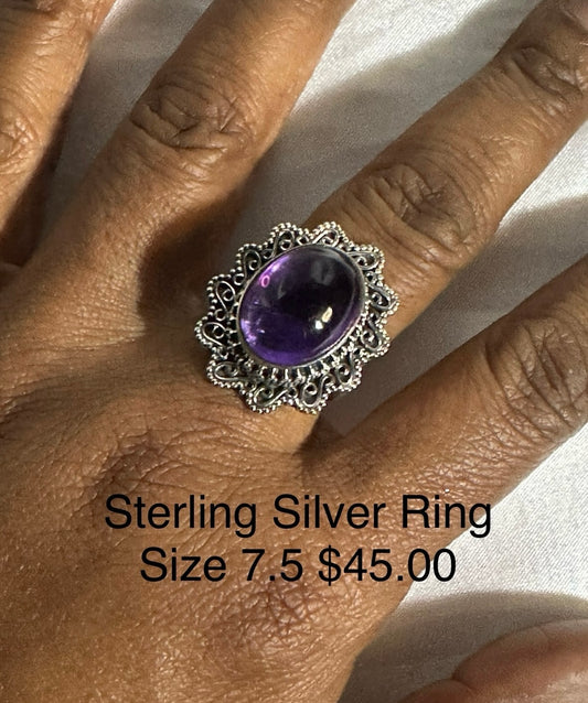 STERLING SILVER RING - SIZE 7.5