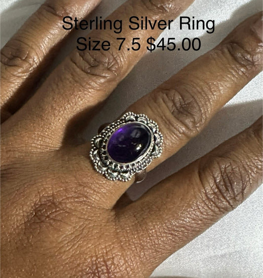 STERLING SILVER RING -SIZE 7.5