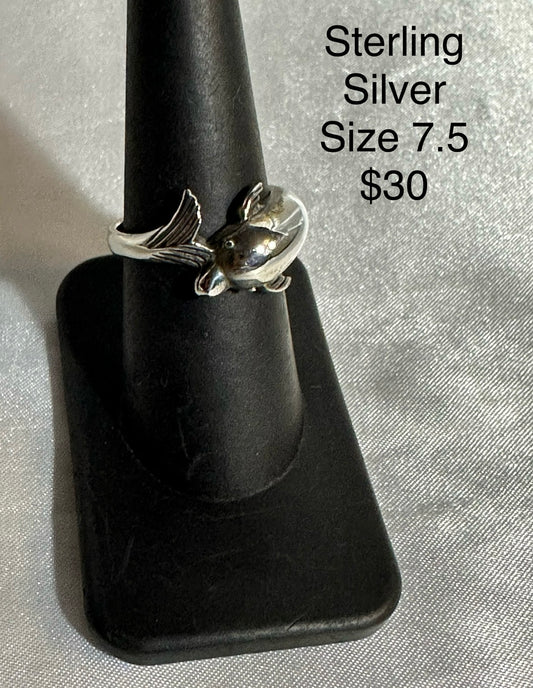 STERLING SILVER RING - SIZE 7.5